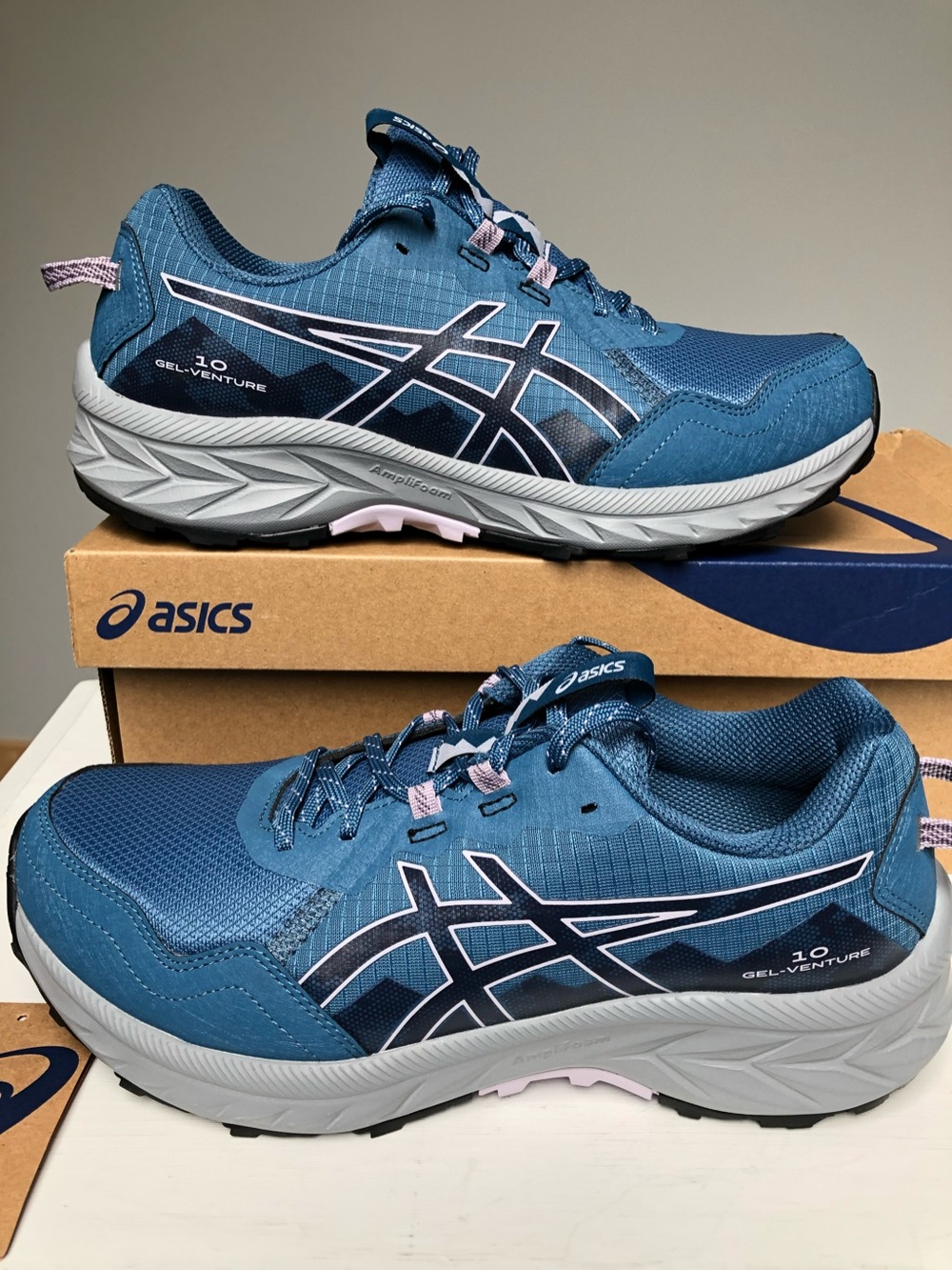 NEW Asics Gel-Venture Sneakers 1012B759 Size 10